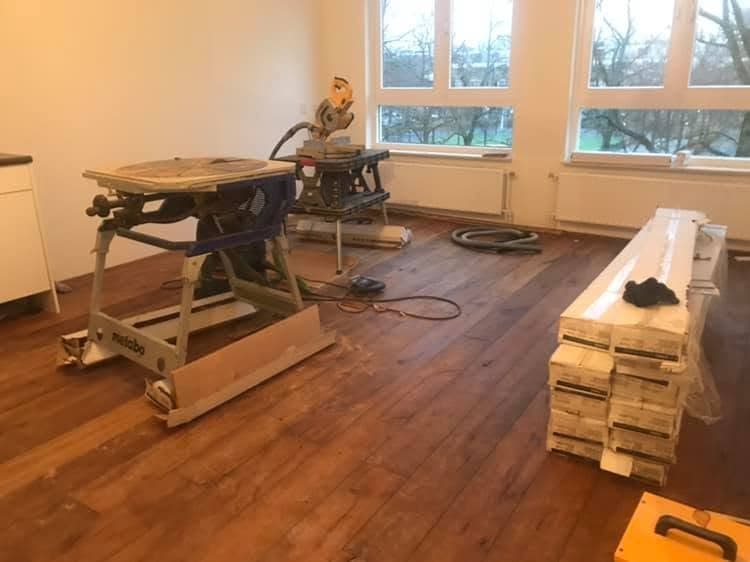 Houten vloer leggen
